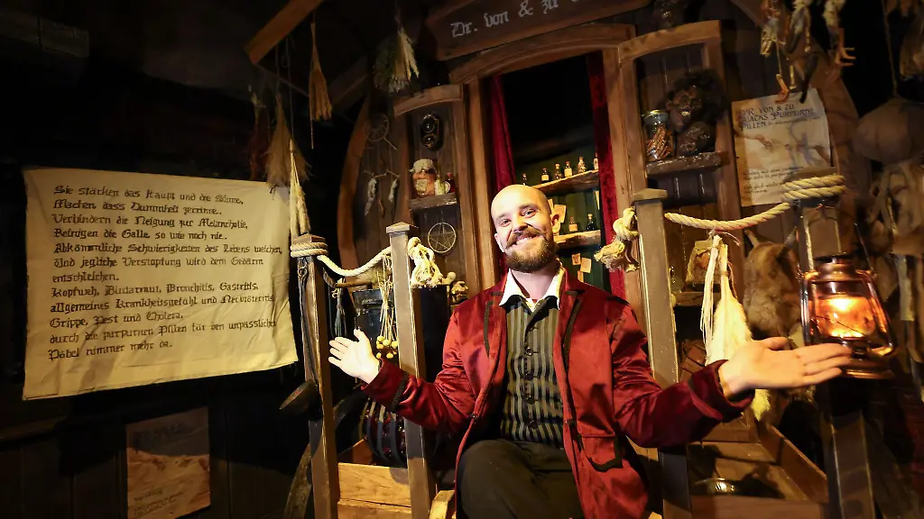 Wie-hat-sich-so-ein-Quacksalber-im-19-Jahrhundert-eigentlich-so-durchgeschlagen-Einblicke-gibt-eine-neue-Show-im-Hamburg-Dungeon