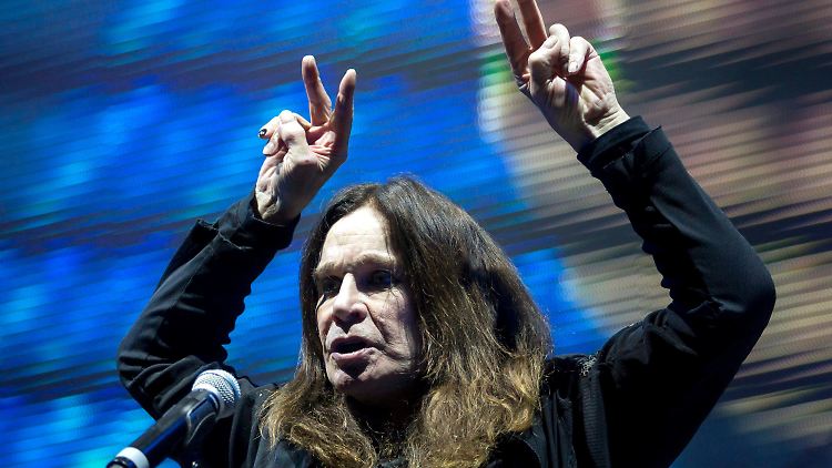 Muss noch ein weiteres Jahr warten, ehe er zurück auf die Bühne kann: Ozzy Osbourne.