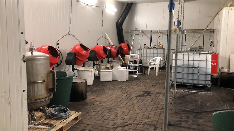 Eine Drehscheibe für den Drogenhandel sind nach wie vor die Niederlande. Hier eine Kokain-Wäscherei, die in einer umgebauten Reithalle untergebracht war.