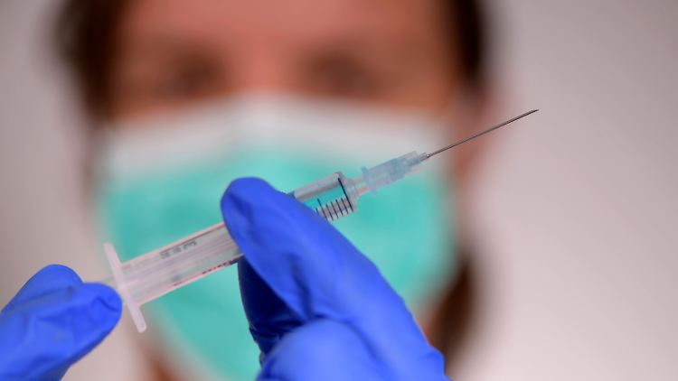 Bis zu 50.000 Menschen sollen an der Astrazeneca-Studie beteiligt sein.