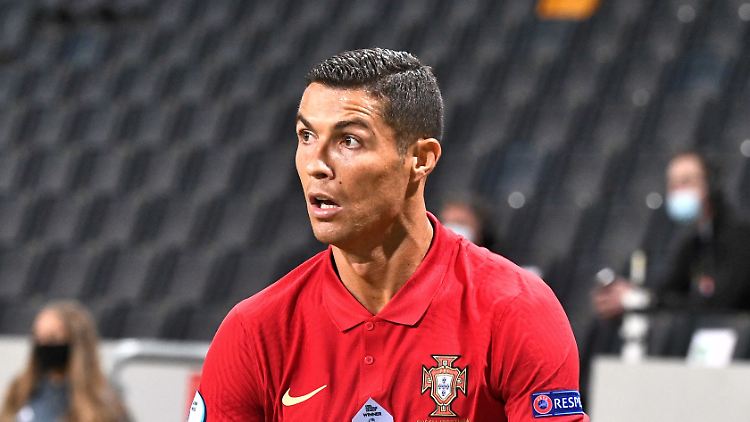 Augen auf: Cristiano Ronaldo wurde positiv auf Corona getestet, verpasst ein Länderspiel und muss nun aufpassen, dass er für die Serie A wieder fit wird.