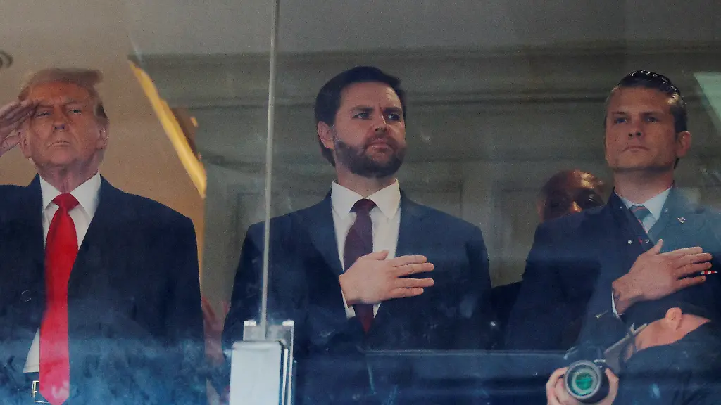 2024-12-15T002148Z-823068467-RC28PBAZL45E-RTRMADP-3-USA-TRUMP