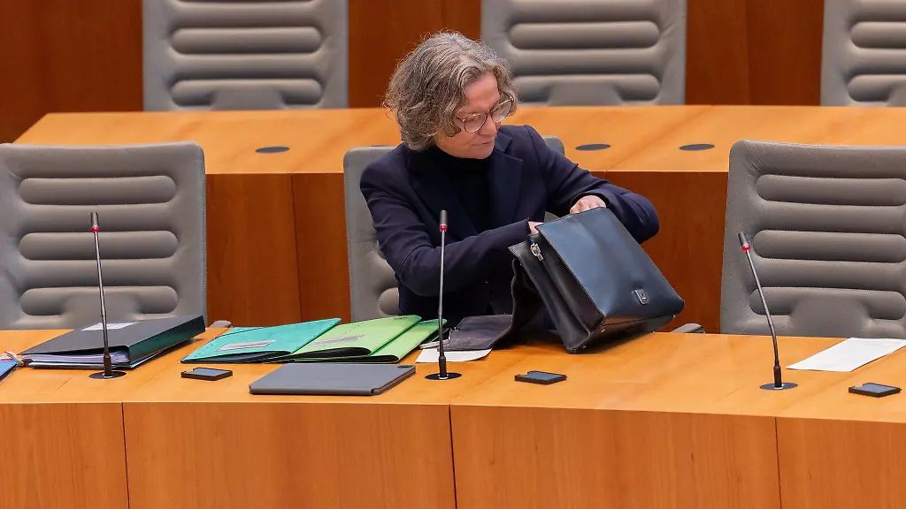 Fuer-Nordrhein-Westfalens-Kommunalministerin-Ina-Scharrenbach-CDU-reicht-Geld-allein-nicht-fuer-die-Modernisierung-Deutschlands-aus