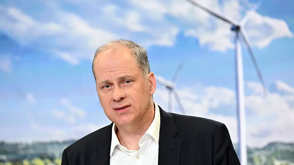 EnBW-Chef-Georg-Stamatelopoulos-sieht-Korrekturbedarf-bei-den-Schritten-der-Energiewende