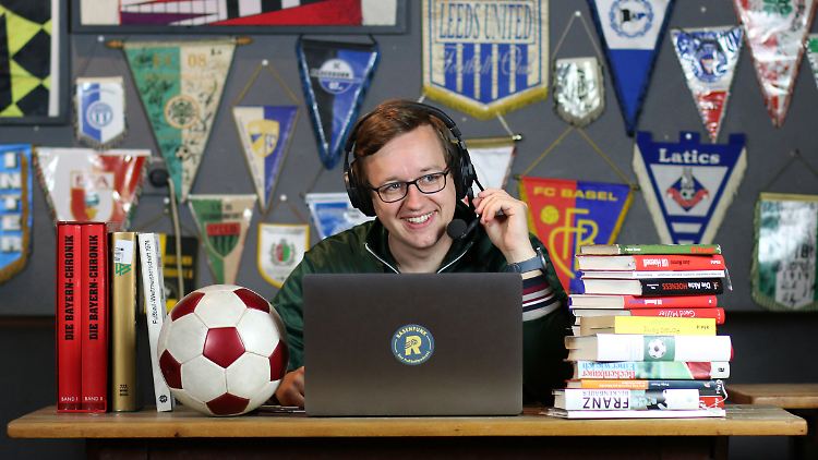 Hauptberuflich nimmt Max-Jacob Ost die Fußball-Bundesliga in seinem Podcast "Rasenfunk" unter die Lupe.