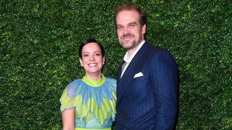 Haben sich getraut: Lily Allen und David Harbour.