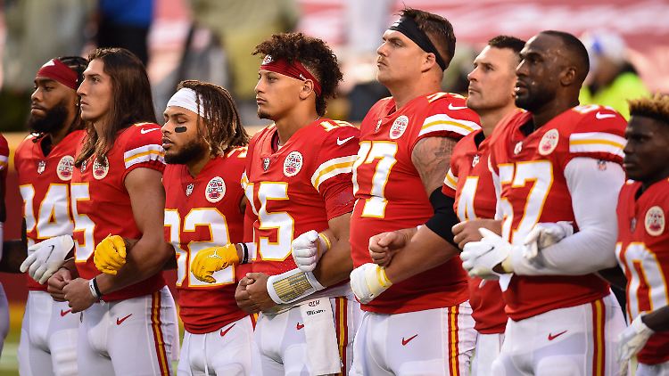 Die Chiefs um Quarterback Patrick Mahomes siegen zum NFL-Auftakt locker.