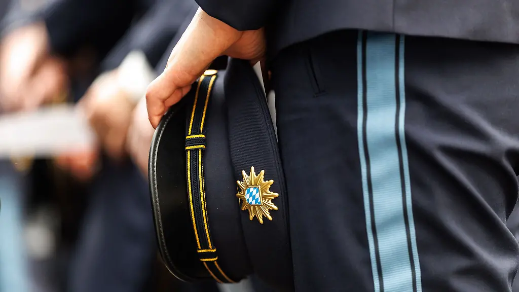 Die-Karriere-bei-der-Landespolizei-ist-nur-eine-von-zahlreichen-moeglichen-Beamtenlaufbahnen