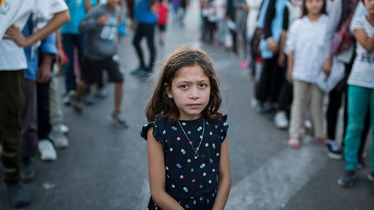 100 bis 150 unbegleitete Flüchtlinge aus Moria will Deutschland aufnehmen. Doch insgesamt lebten in dem Lager mehr als 12.000 Menschen