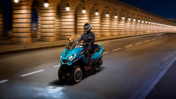 Der Peugeot Metropolis 400 ist ein mächtiger Dreirad-Roller, der vielleicht sogar das Auto ersetzen kann.