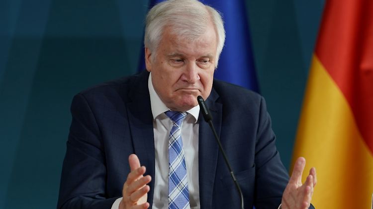 Seehofer: "Wir müssen das völlig neu ordnen"