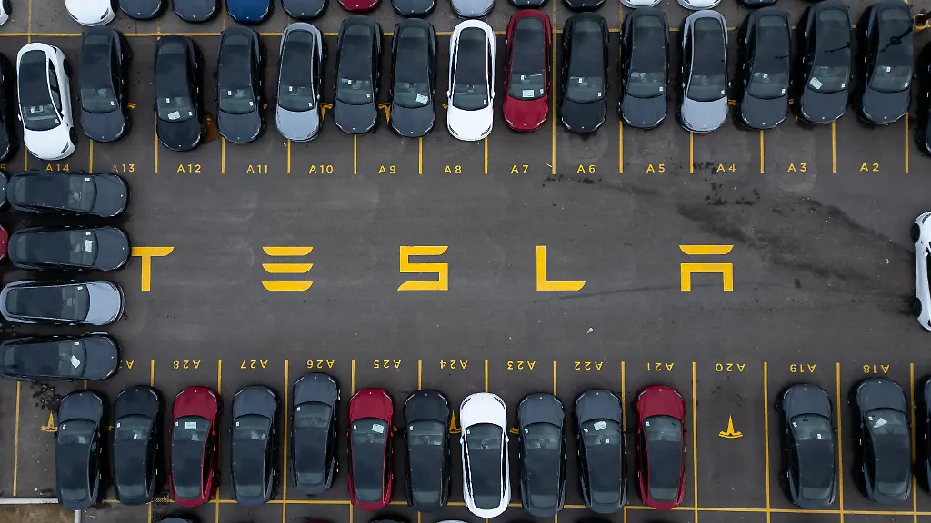 AFP-20250320-2205437195-v1-HighRes-ScoresOfTeslaSVandalizedAtDealershipInHamilt