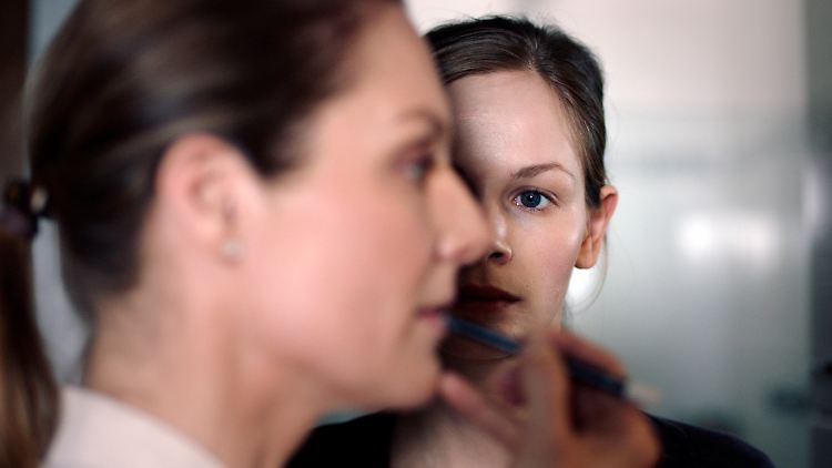 In Funkstille feiert Tessa Mittelstaedt (l.) als Gretchen Fisher "Tatort"-Comeback.