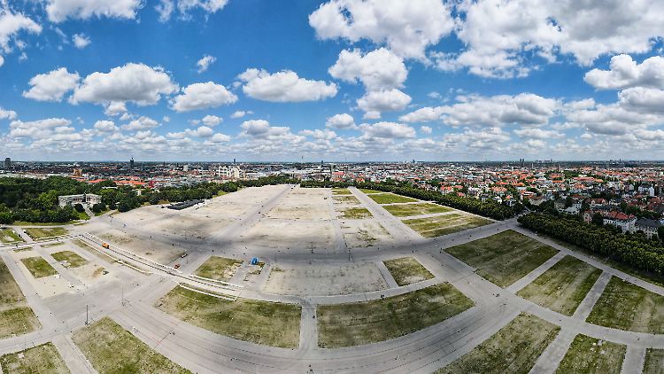 Eine Corona-Demo auf der Münchner Theresienwiese mit 1000 Teilnehmern erlaubt die Stadt. Den Querdenkern reicht das nicht.
