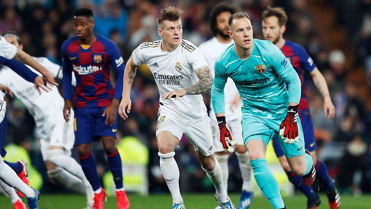 Kroos gehört Real Madrids alterndem Starensemble an, ter Stegen wartet in Barcelona auf den Neuaufbau.