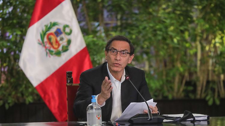 Peruanische Abgeordnete wollen Präsident Martín Vizcarra aus seinem Amt entfernen - wegen "moralischer Unfähigkeit".