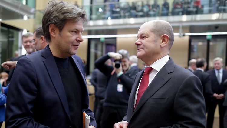 Die Wähler würden derzeit den Grünen Habeck seinem Rivalen Scholz von der SPD vorziehen - allerdings liegen beide abgeschlagen hinter CSU-Mann Söder.