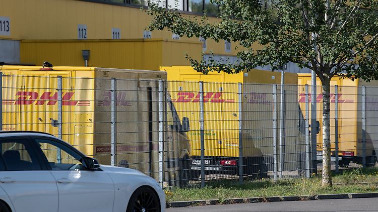 Auch heute verließen wieder viele Zustellfahrzeuge nicht die Betriebshöfe von DHL und Post.