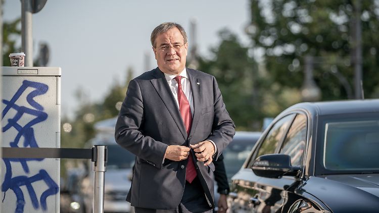 Armin Laschet plädiert für ein Gesamtkonzept und europäische Aufnahmezentren.