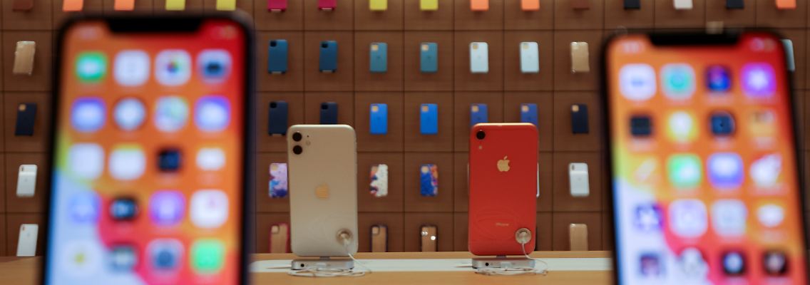 2020-09-08T083641Z_1747493878_RC28UI9VU1EJ_RTRMADP_3_SINGAPORE-APPLE (1).JPG