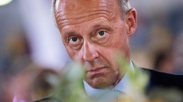 Friedrich Merz fordert, Griechenland in der Flüchtlingskrise auf Lesbos auch mit dem THW zu helfen.