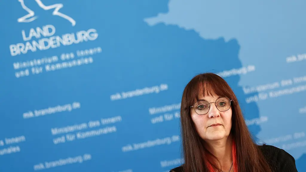 Innenministerin-Katrin-Lange-SPD-hatte-auf-eine-Aenderung-falscher-Daten-in-der-Kriminalstatistik-der-Polizei-Brandenburg-fuer-2024-gedrungen