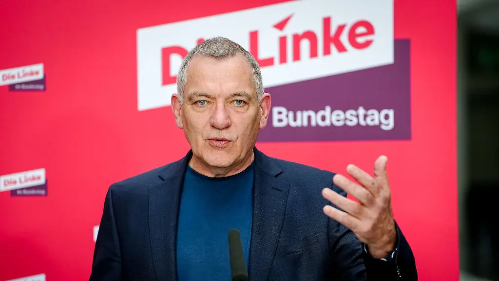 Der-Linken-Vorsitzende-Jan-van-Aken-bietet-die-Mitwirkung-an-einer-Reform-der-Schuldenbremse
