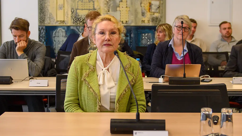 Die-Opferbeauftragte-des-Landes-Sachsen-Anhalt-Gabriele-Theren-sprach-im-Ausschuss-fuer-die-Betroffenen