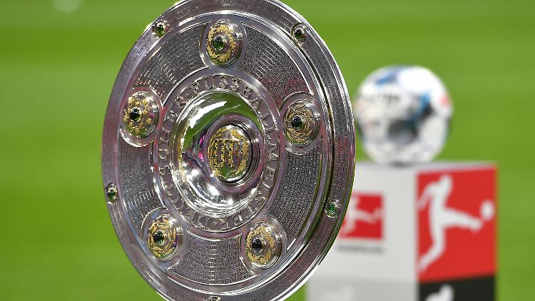 Die Meisterschale wird 2023 wie gewohnt im Mai vergeben.