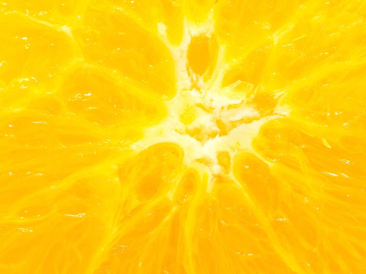 Orange: Die Farbe erfreut das Auge, die Frucht hat viel Vitamin C - aber auch viel Säure.