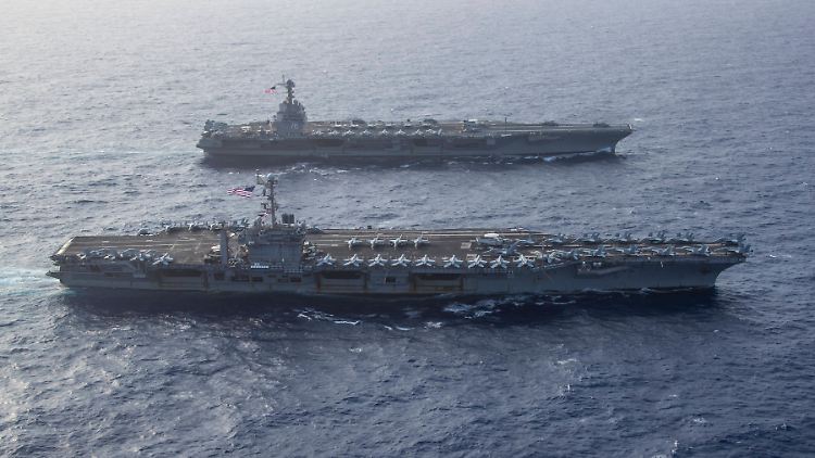 Zwei Flugzeugträger der US-Marine - die Flotte der USA soll bald Zuwachs bekommen.
