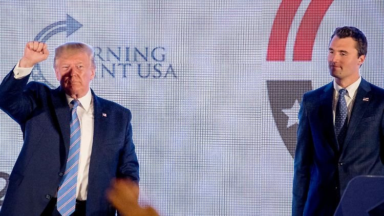 Trump bei einem Auftritt bei "Turning Point" im vergangenen Jahr - rechts Charlie Kirk.