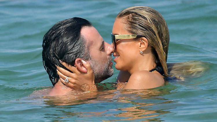 Den Hochzeitskuss haben sie auf jeden Fall schon mal geübt: Sylvie Meis und Niclas Castello.