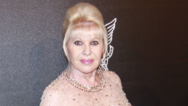 Bezeichnet sich gerne als "First Lady": Ivana Trump.