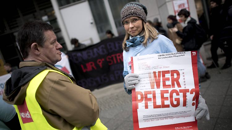 Das vorläufige Tarifergebnis müsse nun vom Bundesarbeitsministerium umgesetzt werden.