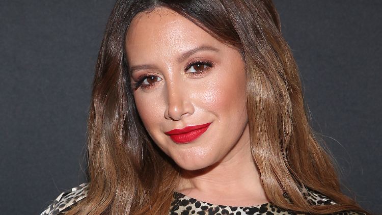 Ohne viele Worte zu verlieren, gibt Ashley Tisdale bekannt: Es gibt Nachwuchs.