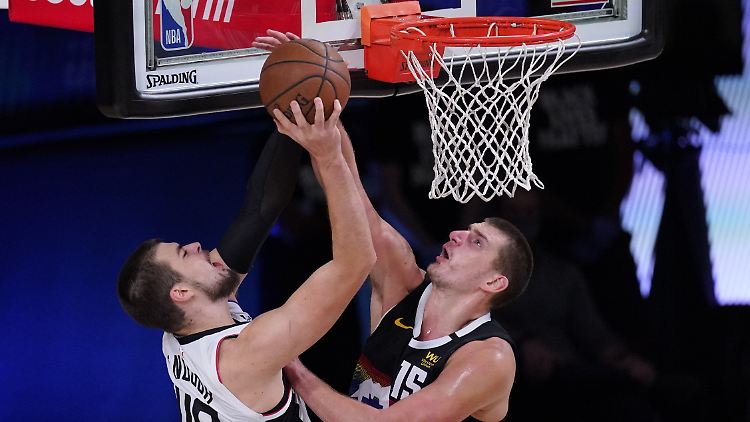 Die Denver Nuggets bekommen in diesen Playoffs noch jeden klein. Dafür sorgt auch Center Nikola Jokic. Auch für die L.A. Clippers war gegen den Serben und seine Kollegen Endstation.