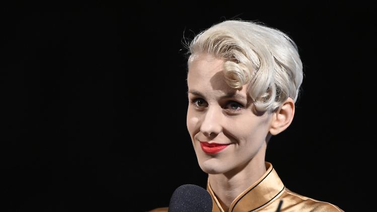 Auftrieb erhielt die "Cancel Culture"-Debatte durch den Fall der österreichischen Kabarettistin Lisa Eckhart, die im August vom Hamburger "Harbour Front Literaturfestival" ausgeladen wurde, weil Nachbarn des Veranstaltungsorts Angst vor potenziellen Störern hatten.