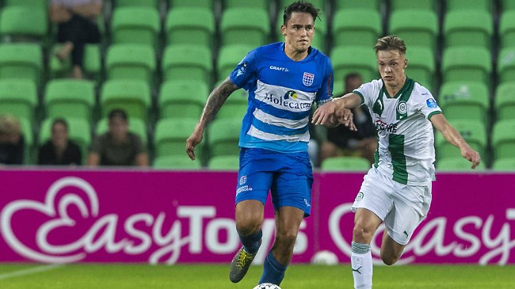 An der Bande erlaubt, auf dem Trikot verboten: EasyToys, der Werbepartner mit Aufregerpotenzial.