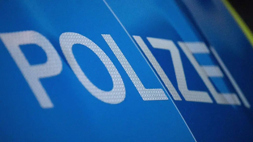 Nur-kurz-nach-dem-Jawort-wurde-der-Mann-in-die-Zelle-gesteckt