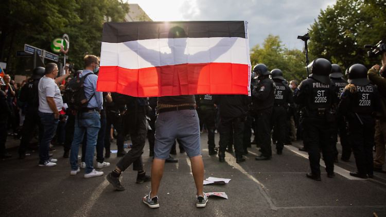 Schwarz, Weiß, Rot gelten als Farben des Kaiserreichs.