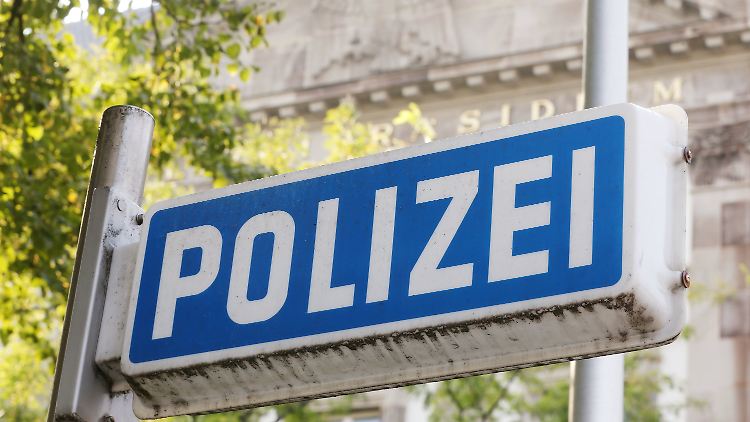 Vor dem Polizeipräsidium in Essen.