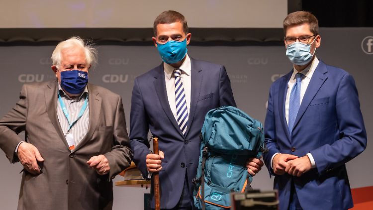 Hirte (r.) wünscht sich, "dass die CDU wieder an einem Strang zieht" (hier mit Vorgänger Mohring (M.) und dem ehemaligen Ministerpräsidenten Bernhard Vogel).