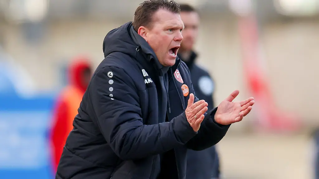 Trainer-Uwe-Koschinat-erreicht-mit-Essen-das-Landespokal-Finale