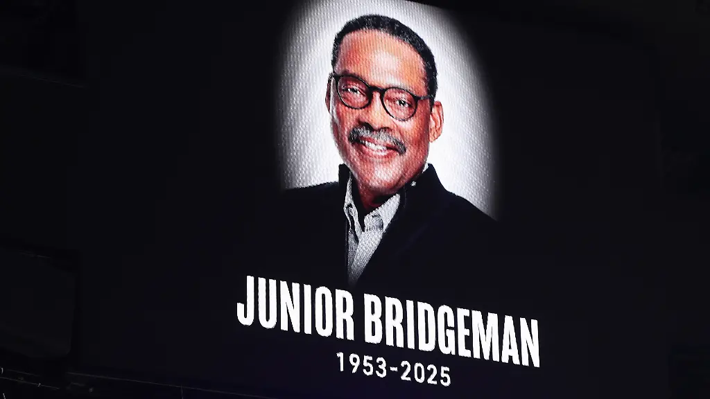 AFP-20250313-2204382367-v1-HighRes-LosAngelesLakersVMilwaukeeBucks