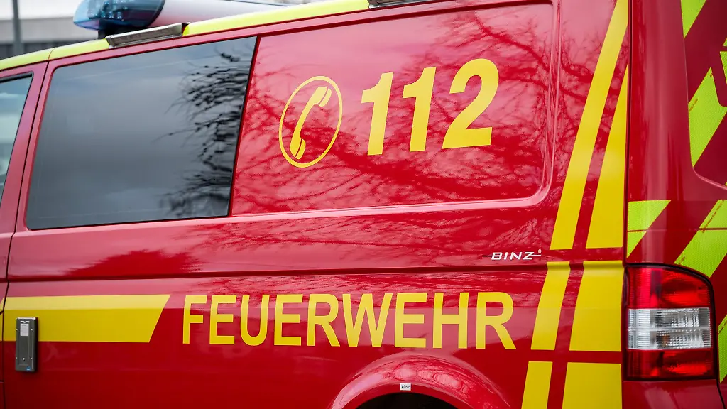 Am-fruehen-Morgen-war-die-Feuerwehr-noch-mit-den-Loescharbeiten-beschaeftigt