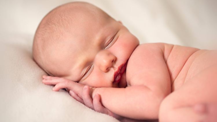 Babys schlafen so viel, damit das Gelernte im Gehirn verarbeitet werden kann. 