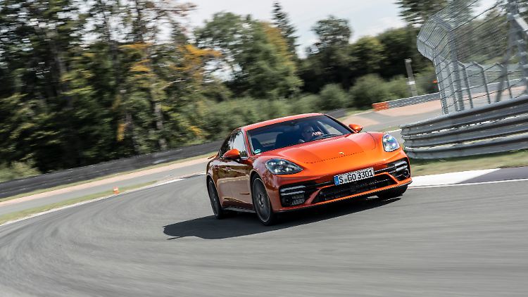 Die rennstreckentauglichste Variante eines Porsche Panamera ist natürlich der Turbo S. 