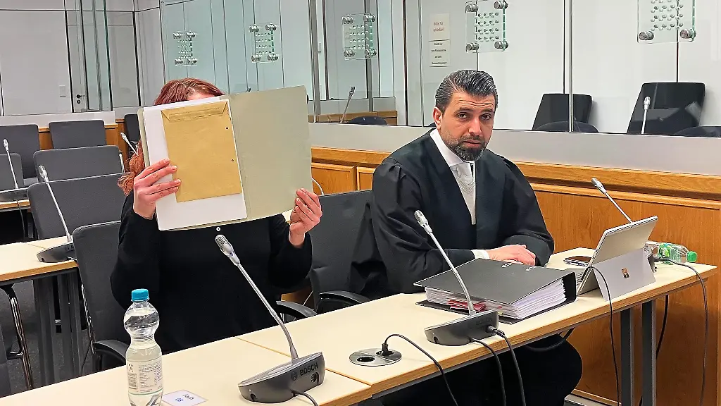 Im-Reichsbuerger-Prozess-am-OLG-Celle-wurde-die-Angeklagte-schuldig-gesprochen-auf-eine-Strafe-verzichtet-das-Gericht