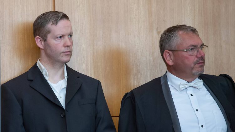 Stephan Ernst (links) mit seinem früheren Anwalt Frank Hannig.